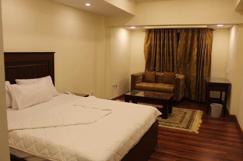 Hotel Diplomat איסלמאבד מראה חיצוני תמונה