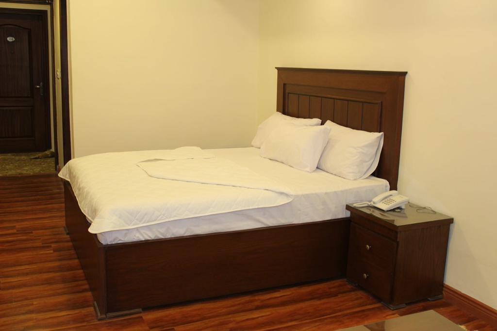 Hotel Diplomat איסלמאבד מראה חיצוני תמונה