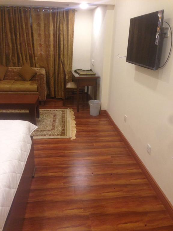 Hotel Diplomat איסלמאבד מראה חיצוני תמונה