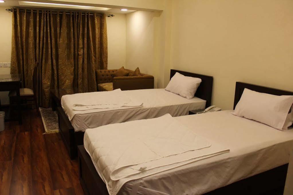 Hotel Diplomat איסלמאבד מראה חיצוני תמונה