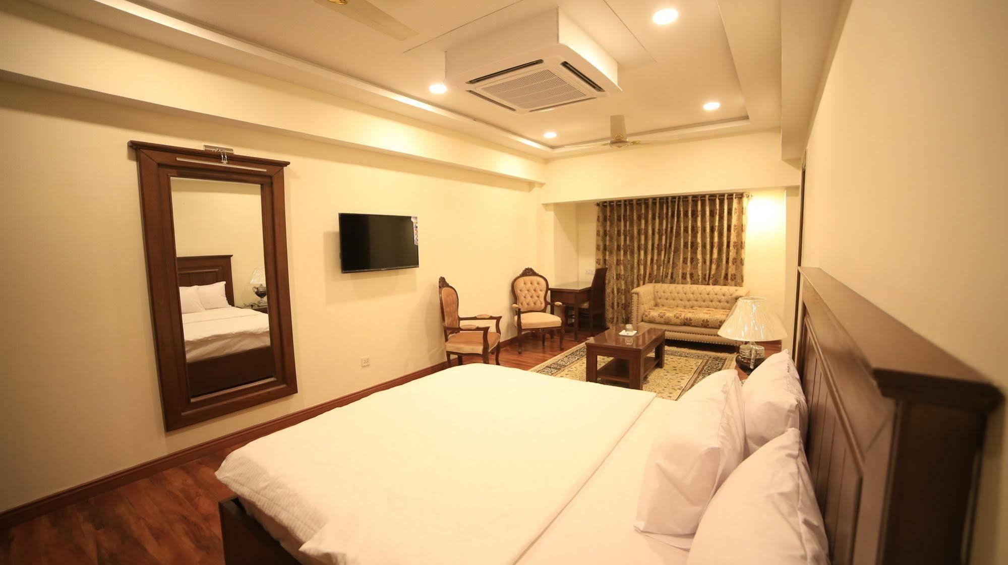 Hotel Diplomat איסלמאבד מראה חיצוני תמונה