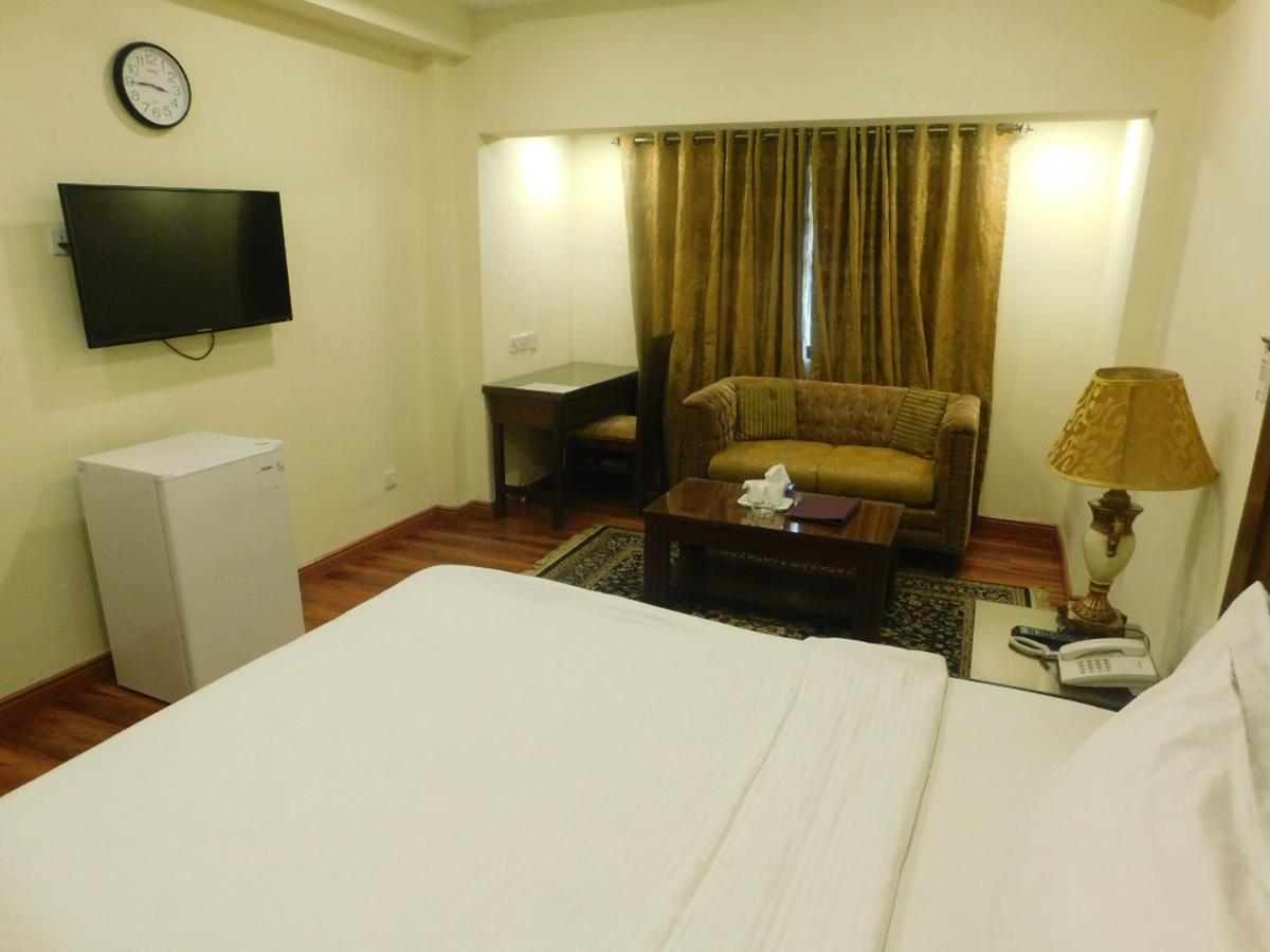 Hotel Diplomat איסלמאבד מראה חיצוני תמונה
