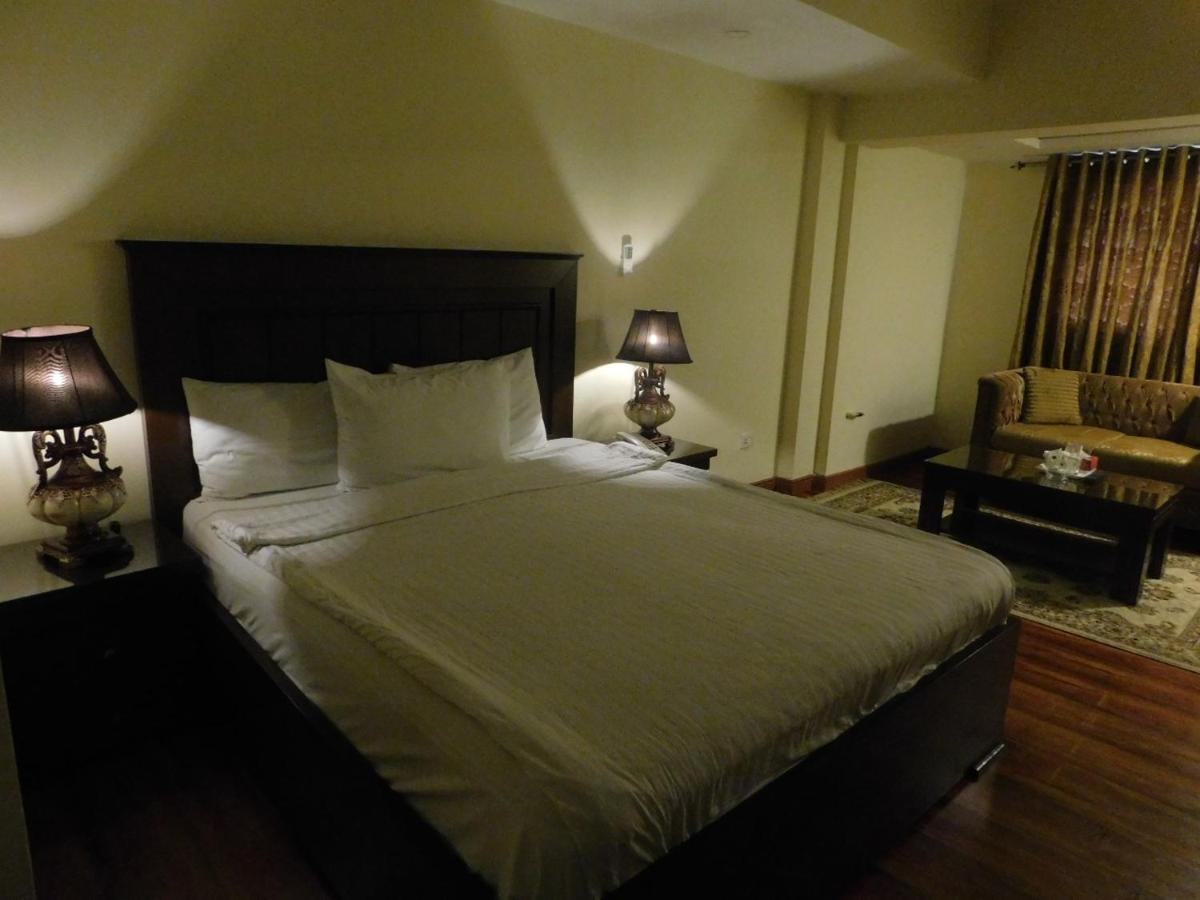 Hotel Diplomat איסלמאבד מראה חיצוני תמונה